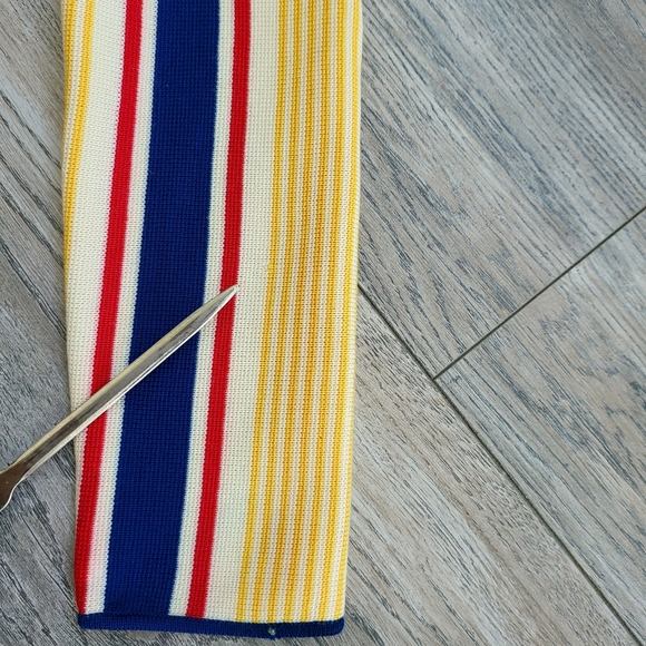 Hank Imports British Crown Colony Cardigan - Picture 13 of 13